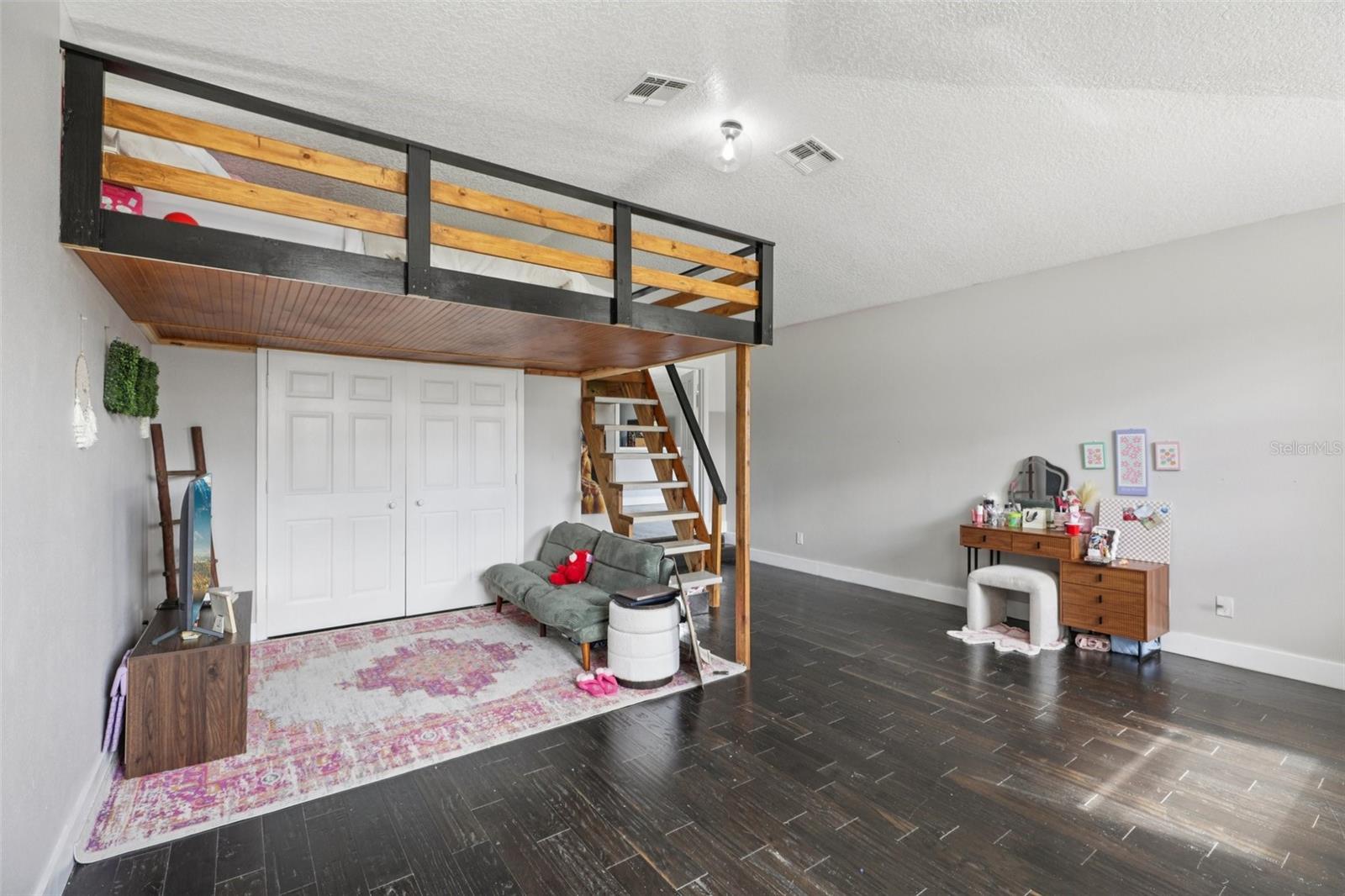 REMINGTON OAKS - Residential