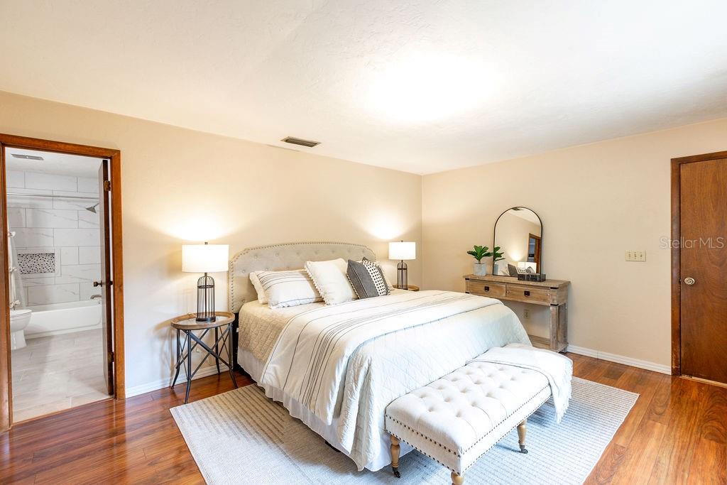 NORTHWOOD - Residential
