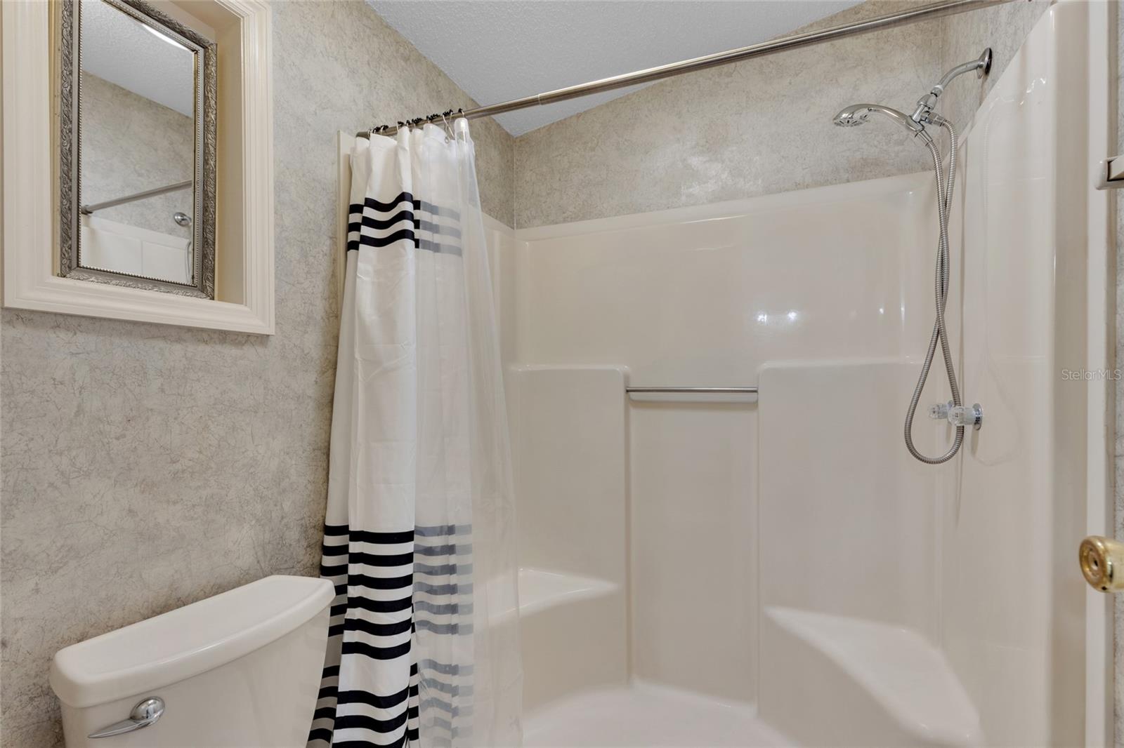 LADY LAKE ORANGE BLOSSOM GARDENS - Residential