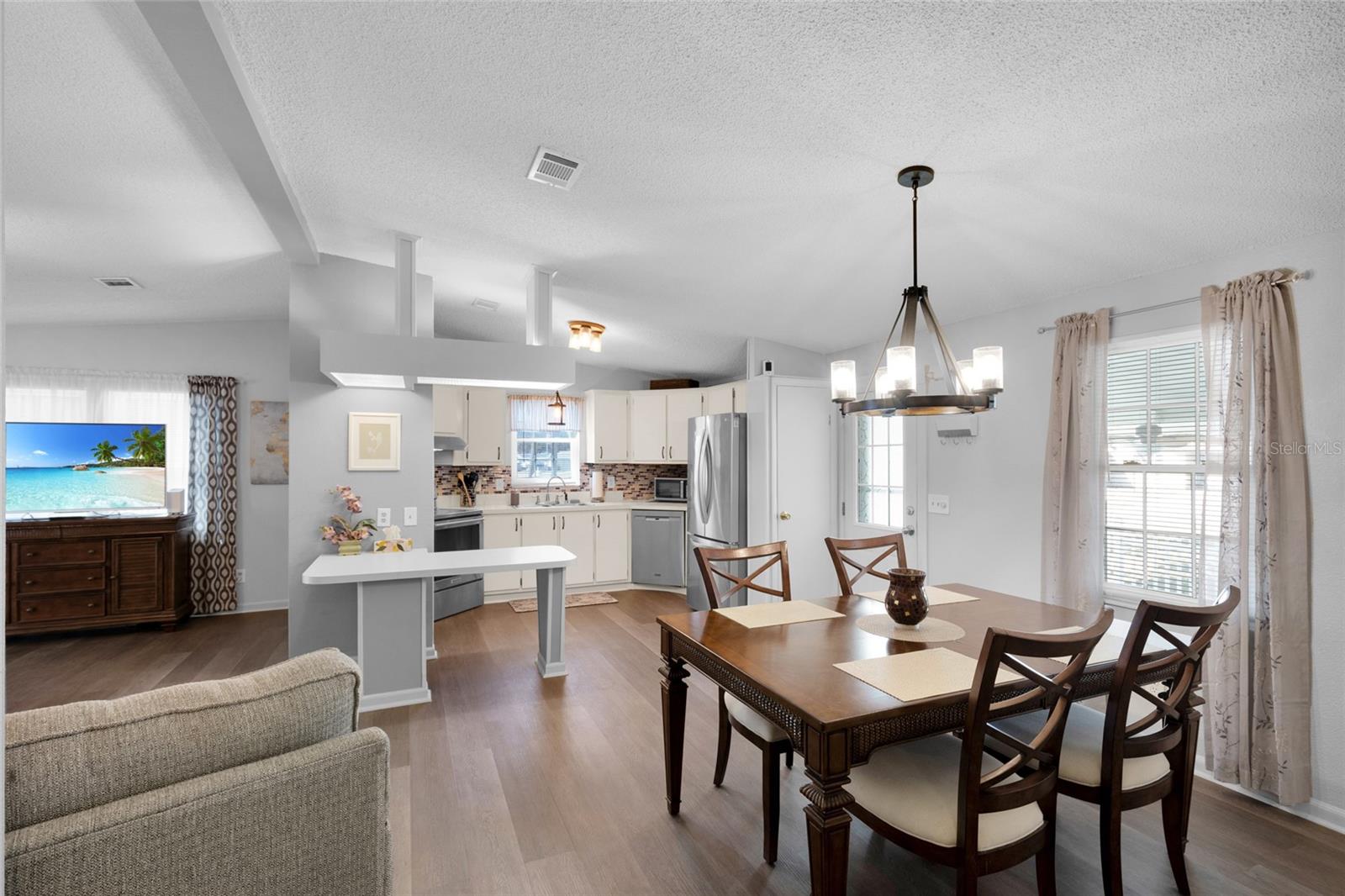 LADY LAKE ORANGE BLOSSOM GARDENS - Residential