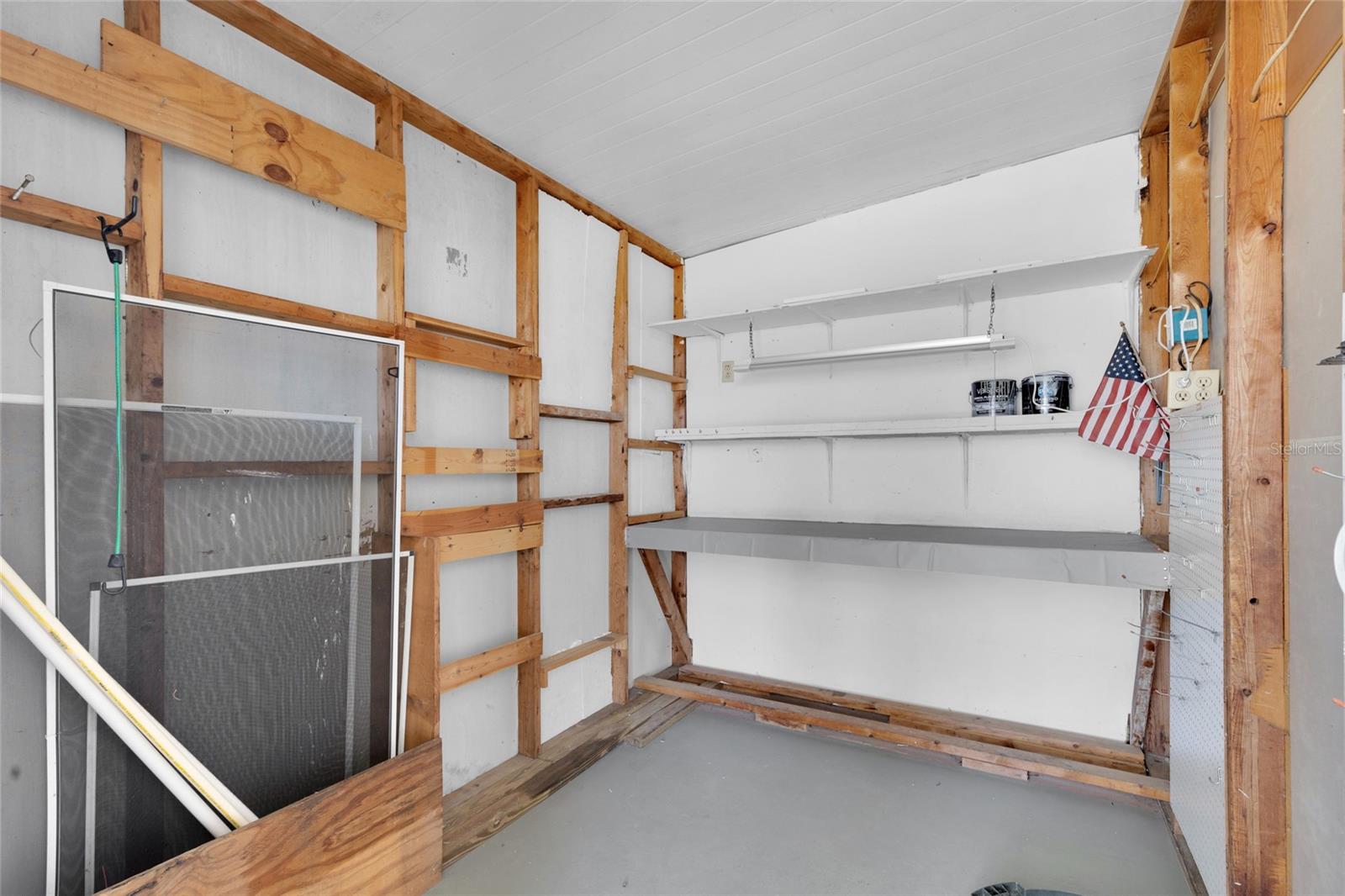 LADY LAKE ORANGE BLOSSOM GARDENS - Residential