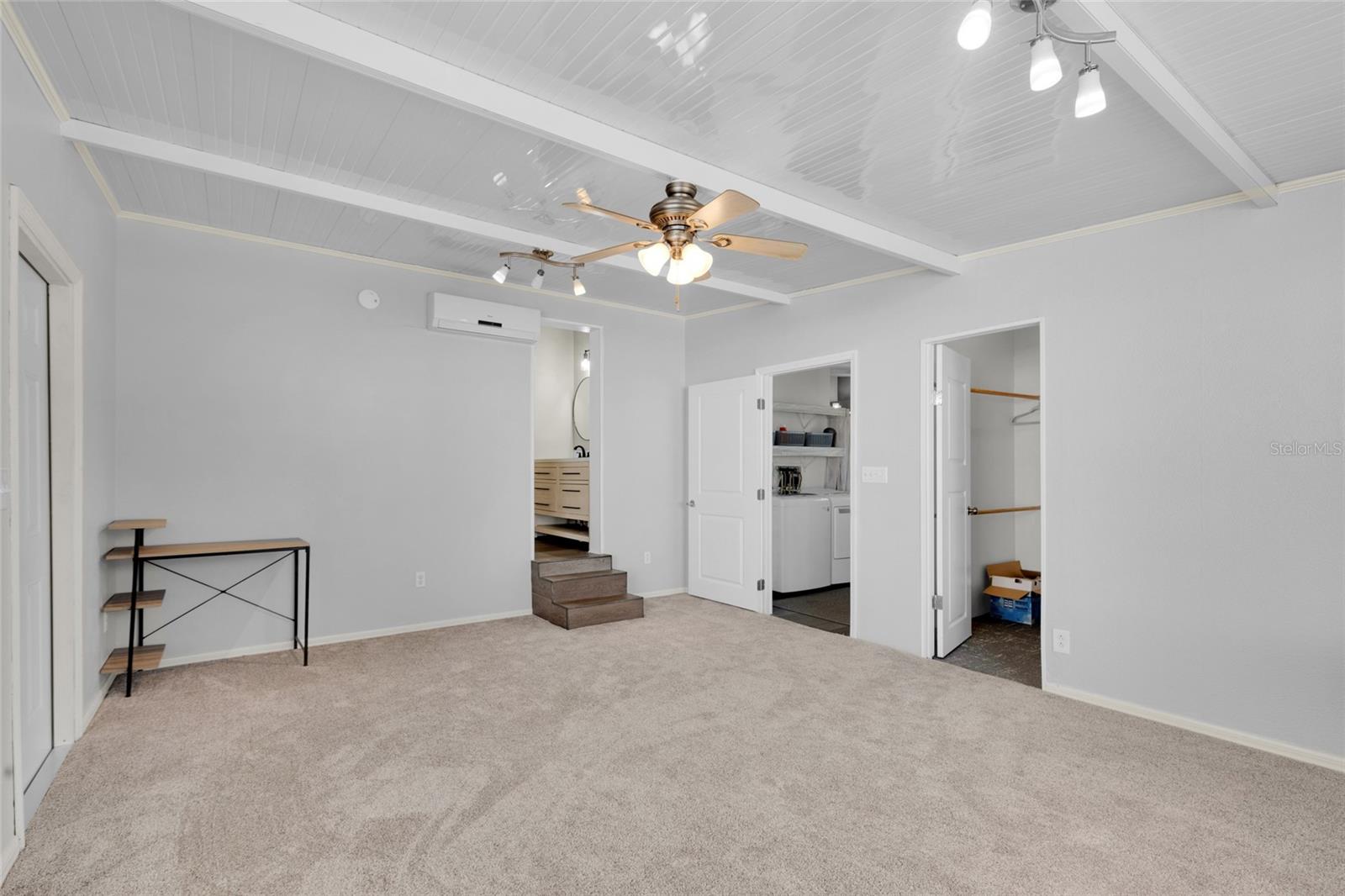 LADY LAKE ORANGE BLOSSOM GARDENS - Residential