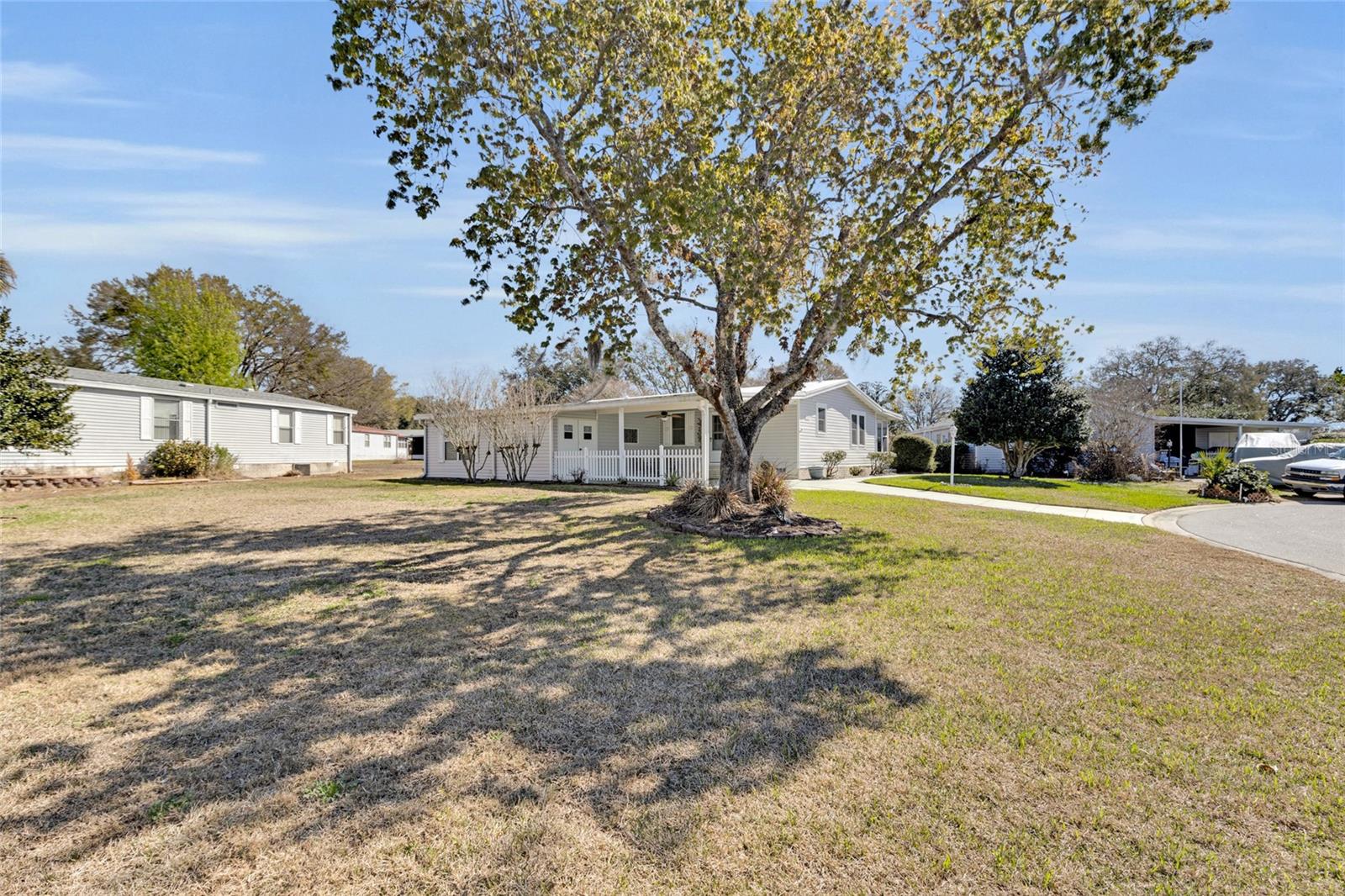 LADY LAKE ORANGE BLOSSOM GARDENS - Residential