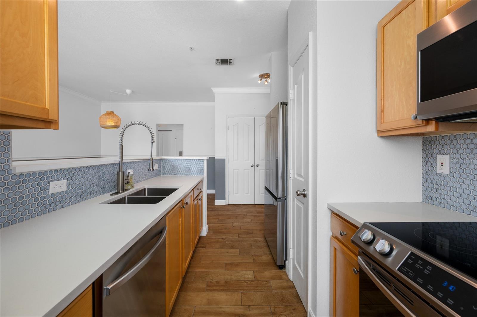 CULBREATH KEY BAYSIDE CONDOMIN - Residential