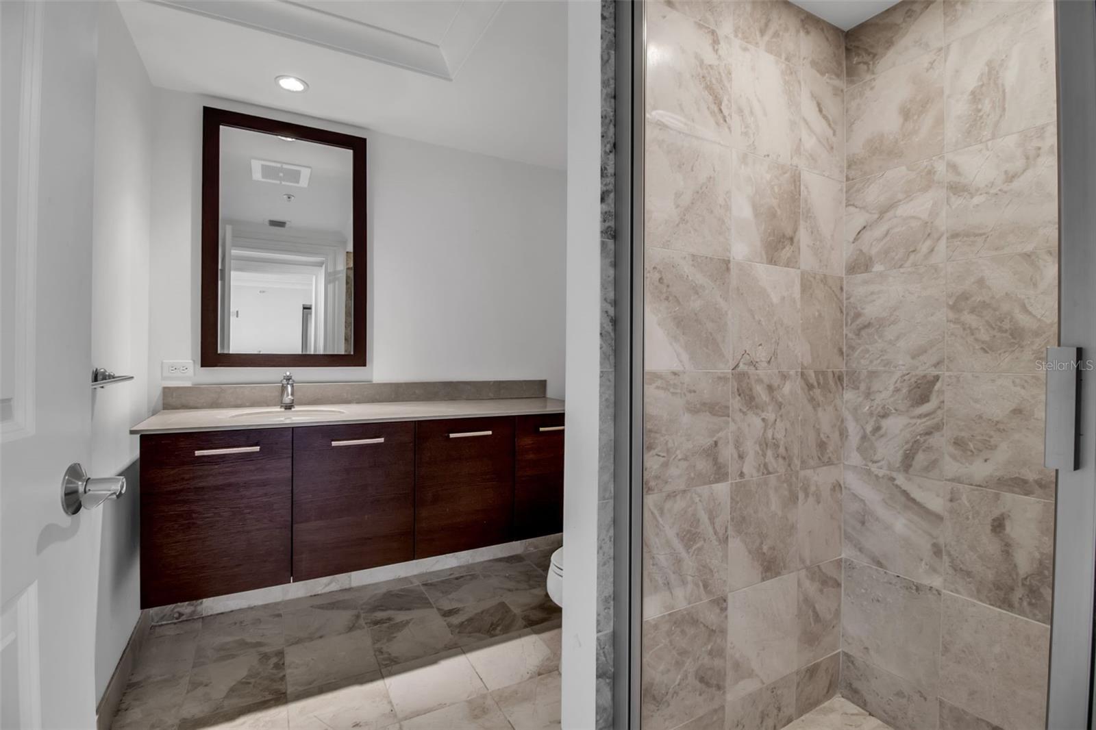 1350 MAIN RESIDENTIAL - Residential