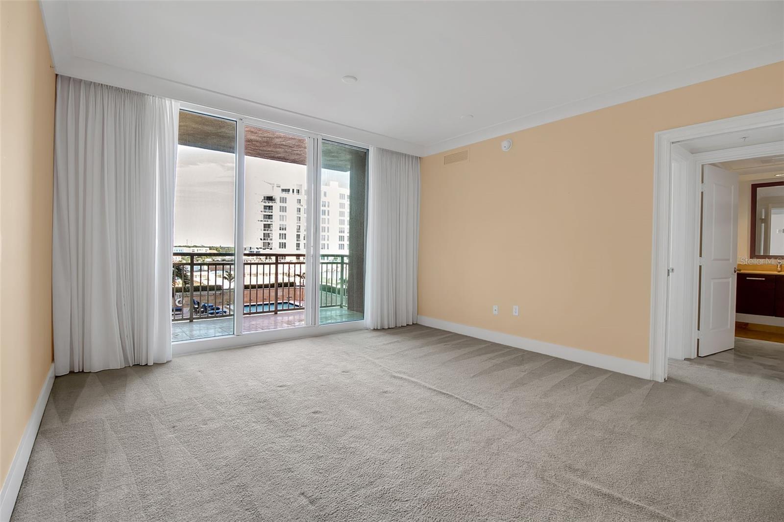 1350 MAIN RESIDENTIAL - Residential