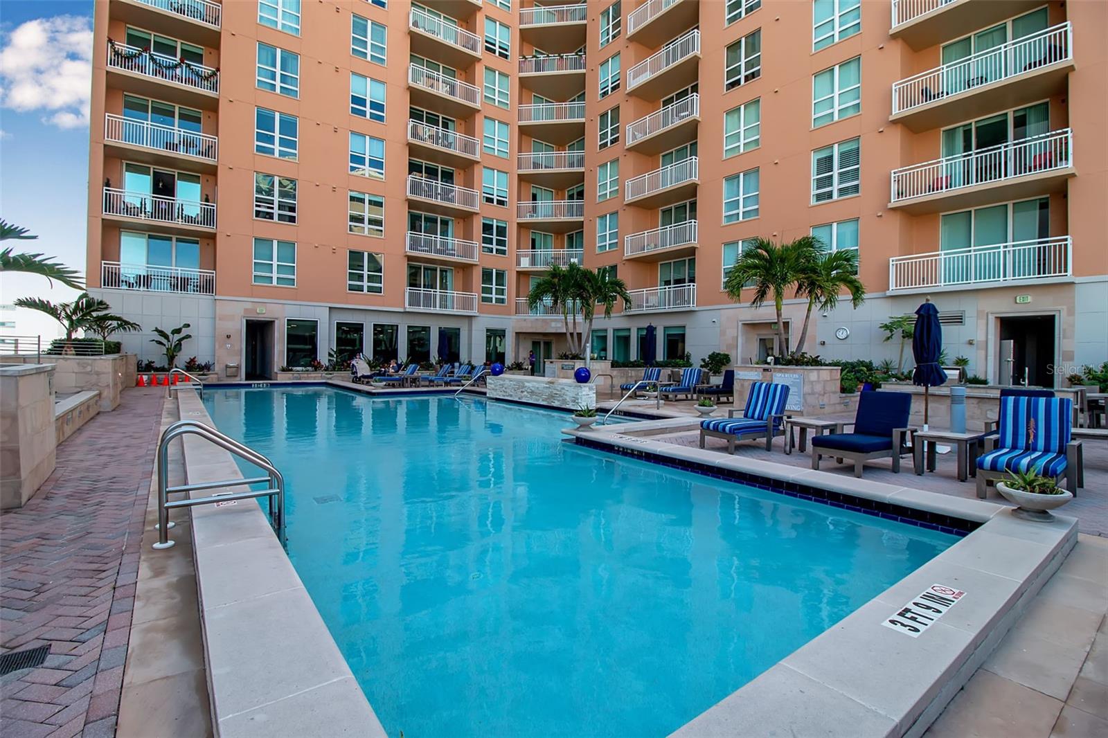 1350 MAIN RESIDENTIAL - Residential