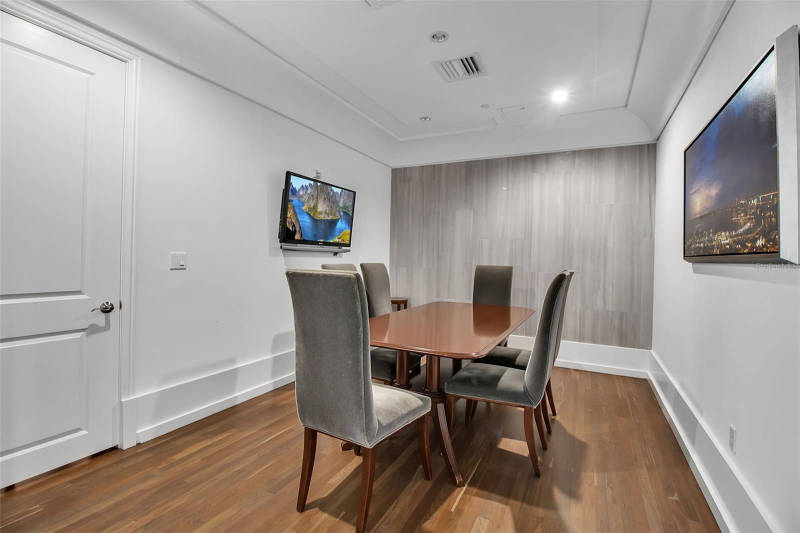 1350 MAIN RESIDENTIAL - Residential