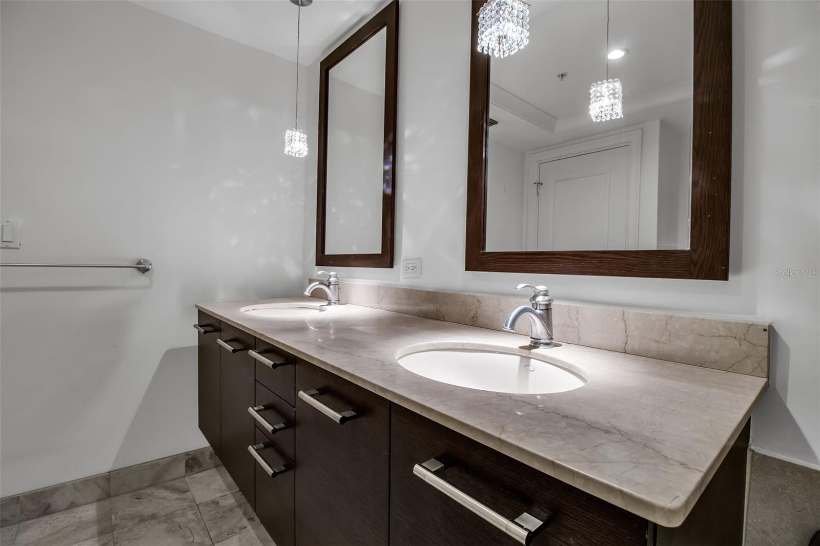 1350 MAIN RESIDENTIAL - Residential