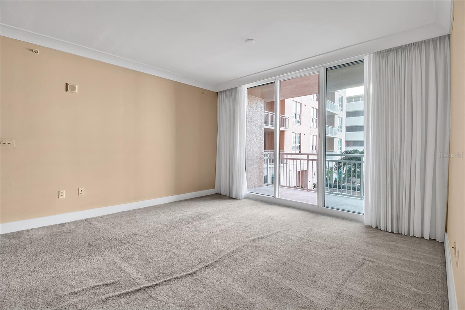 1350 MAIN RESIDENTIAL - Residential