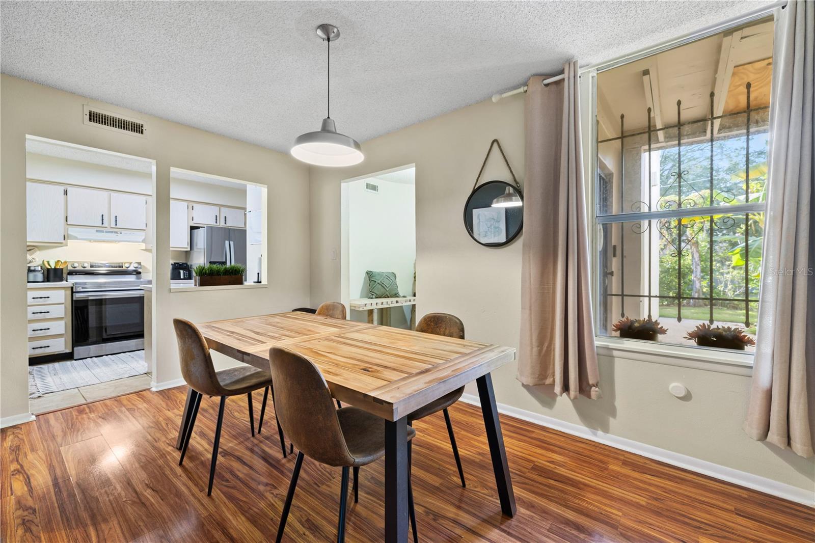 ROYAL ARMS CONDO - Residential