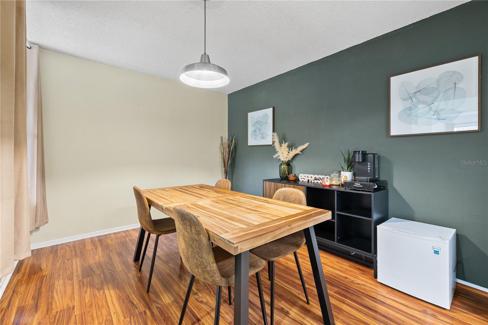 ROYAL ARMS CONDO - Residential