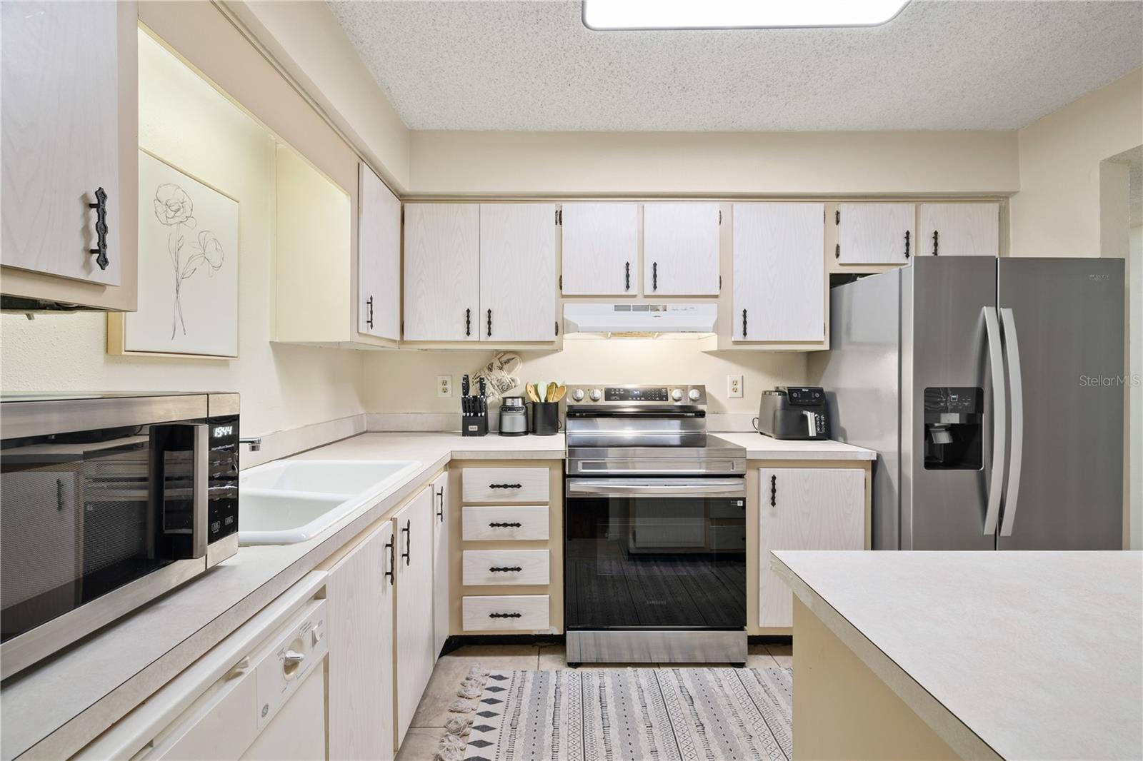 ROYAL ARMS CONDO - Residential