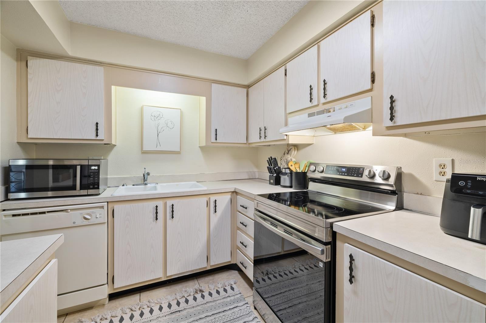 ROYAL ARMS CONDO - Residential