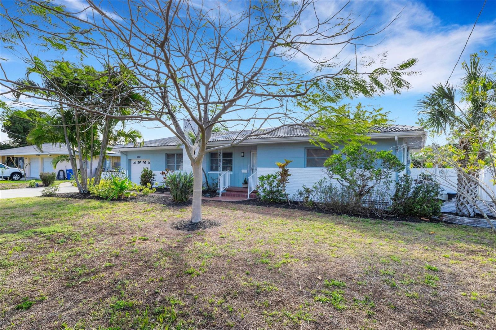 BOCA CIEGA SHORES - Residential