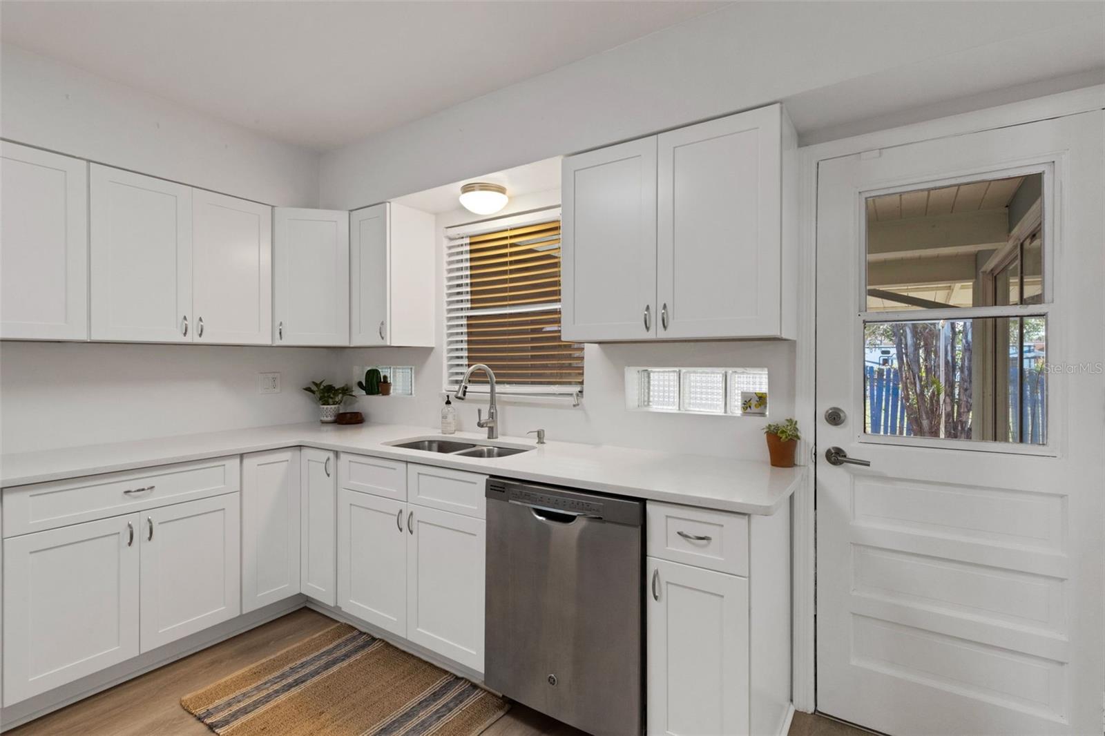 BOCA CIEGA SHORES - Residential