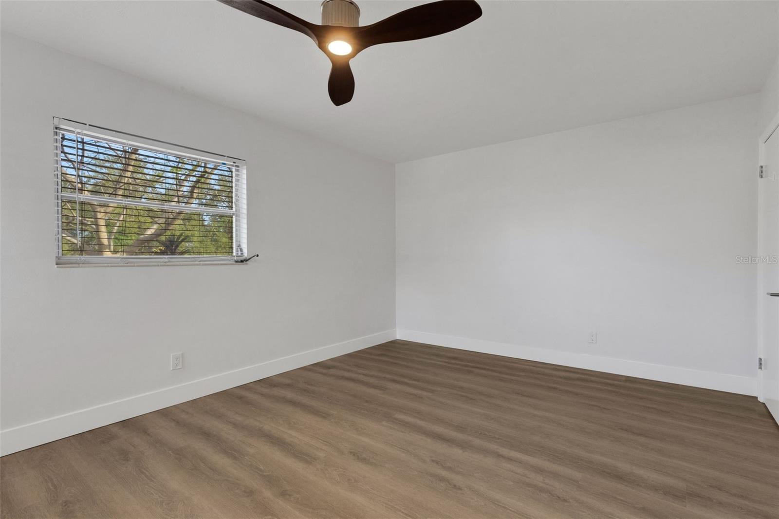 BOCA CIEGA SHORES - Residential