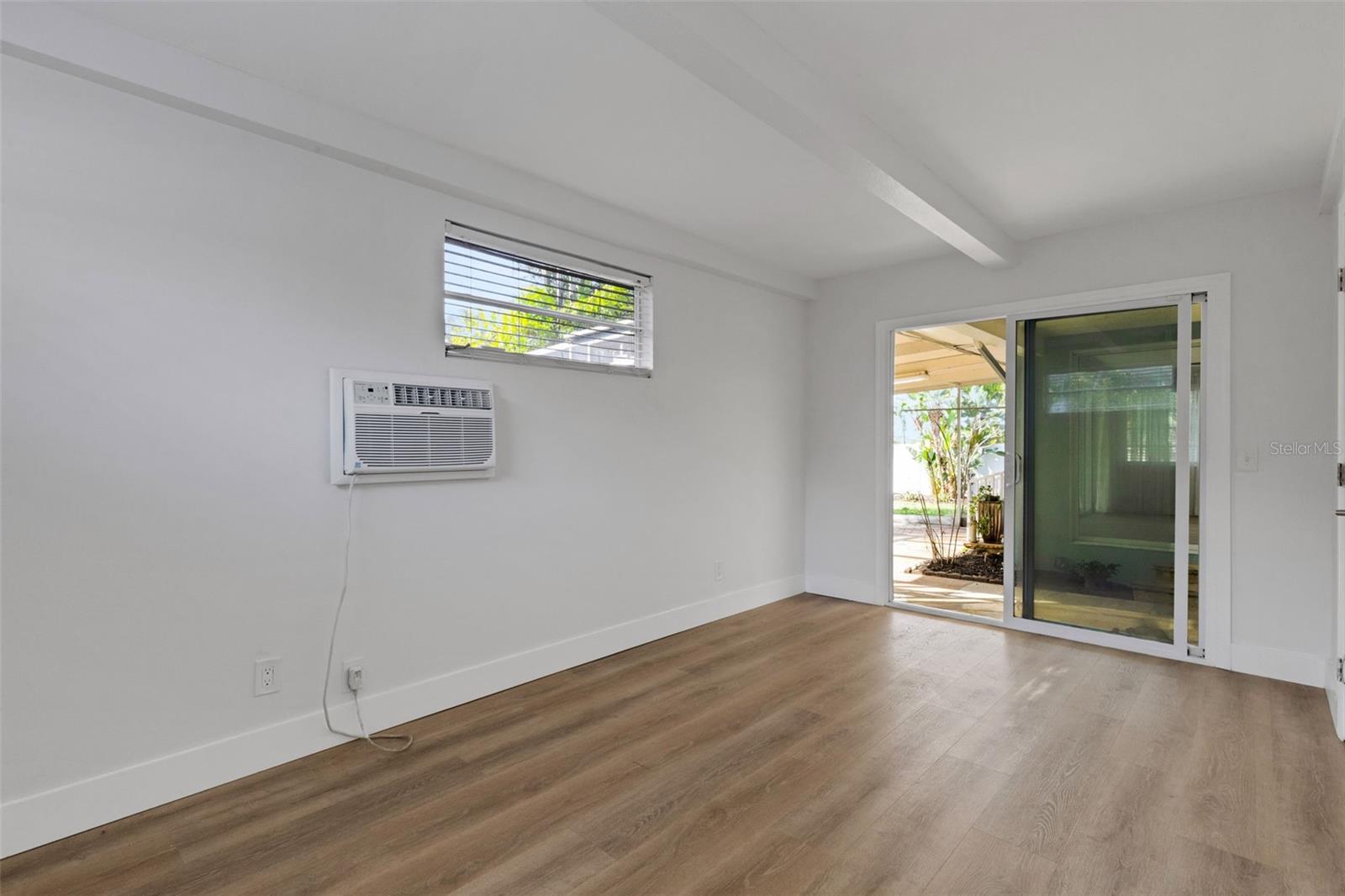 BOCA CIEGA SHORES - Residential