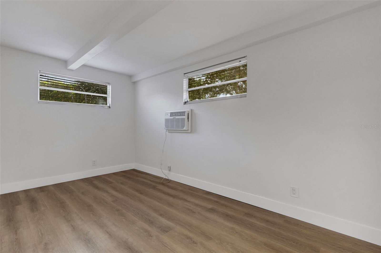 BOCA CIEGA SHORES - Residential