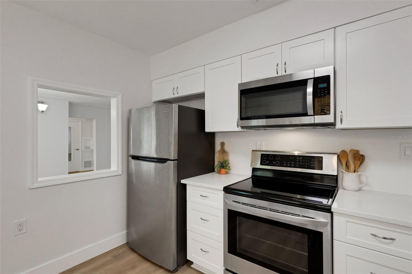 BOCA CIEGA SHORES - Residential