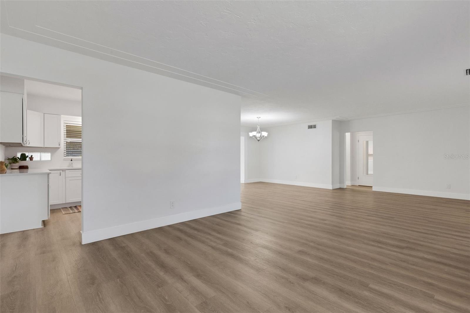 BOCA CIEGA SHORES - Residential