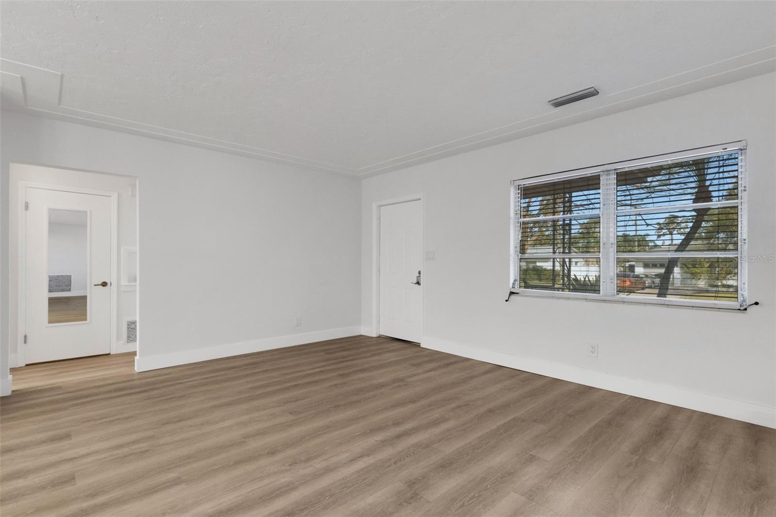 BOCA CIEGA SHORES - Residential