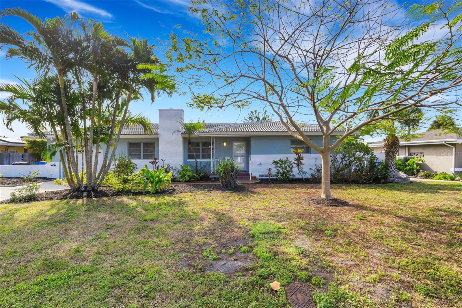 BOCA CIEGA SHORES - Residential