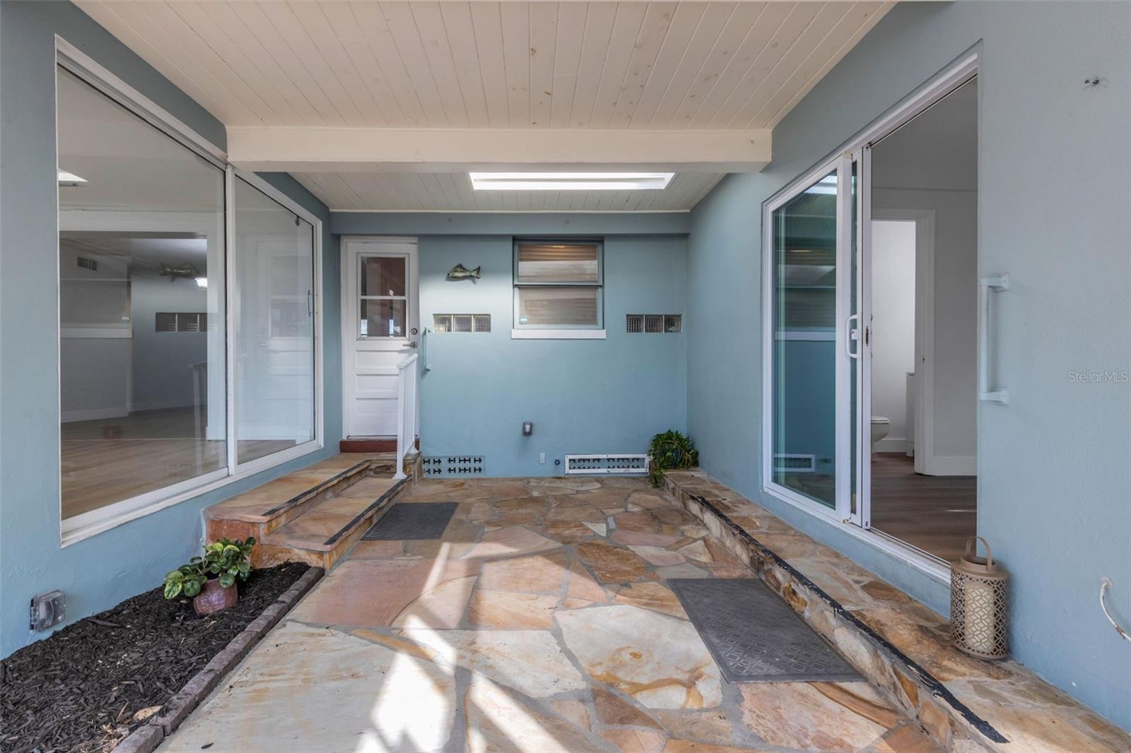 BOCA CIEGA SHORES - Residential