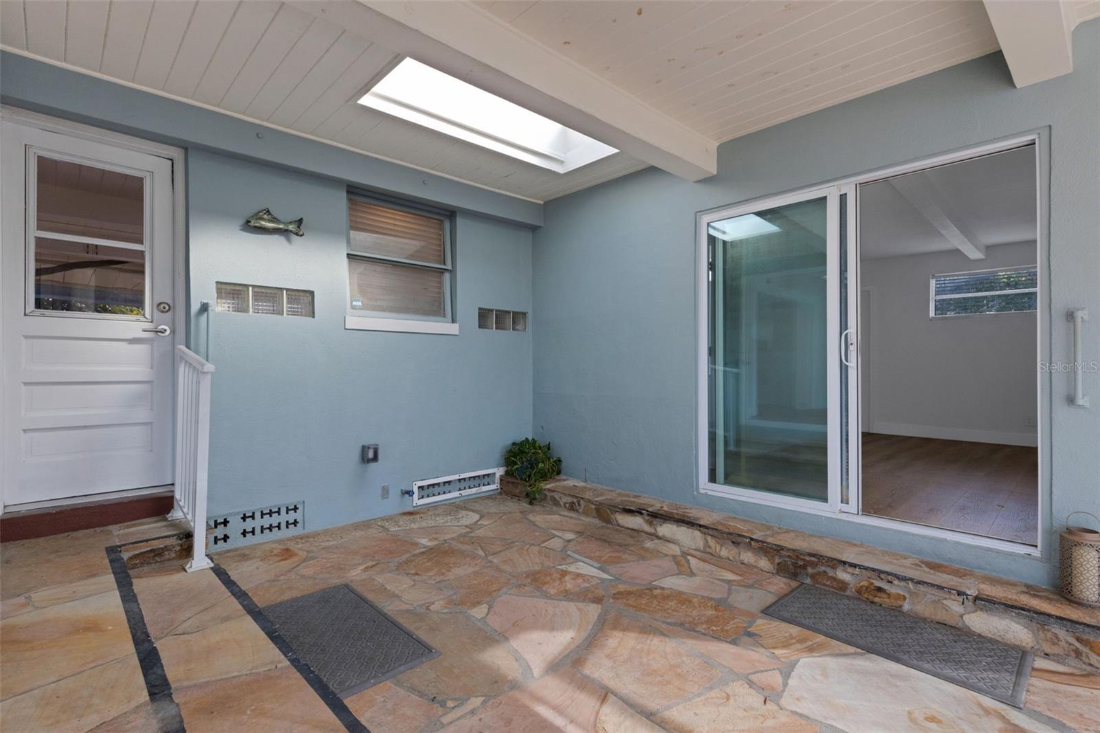 BOCA CIEGA SHORES - Residential