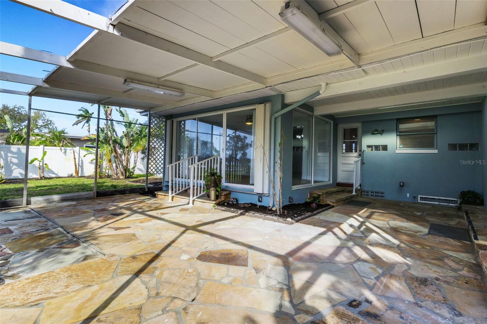 BOCA CIEGA SHORES - Residential