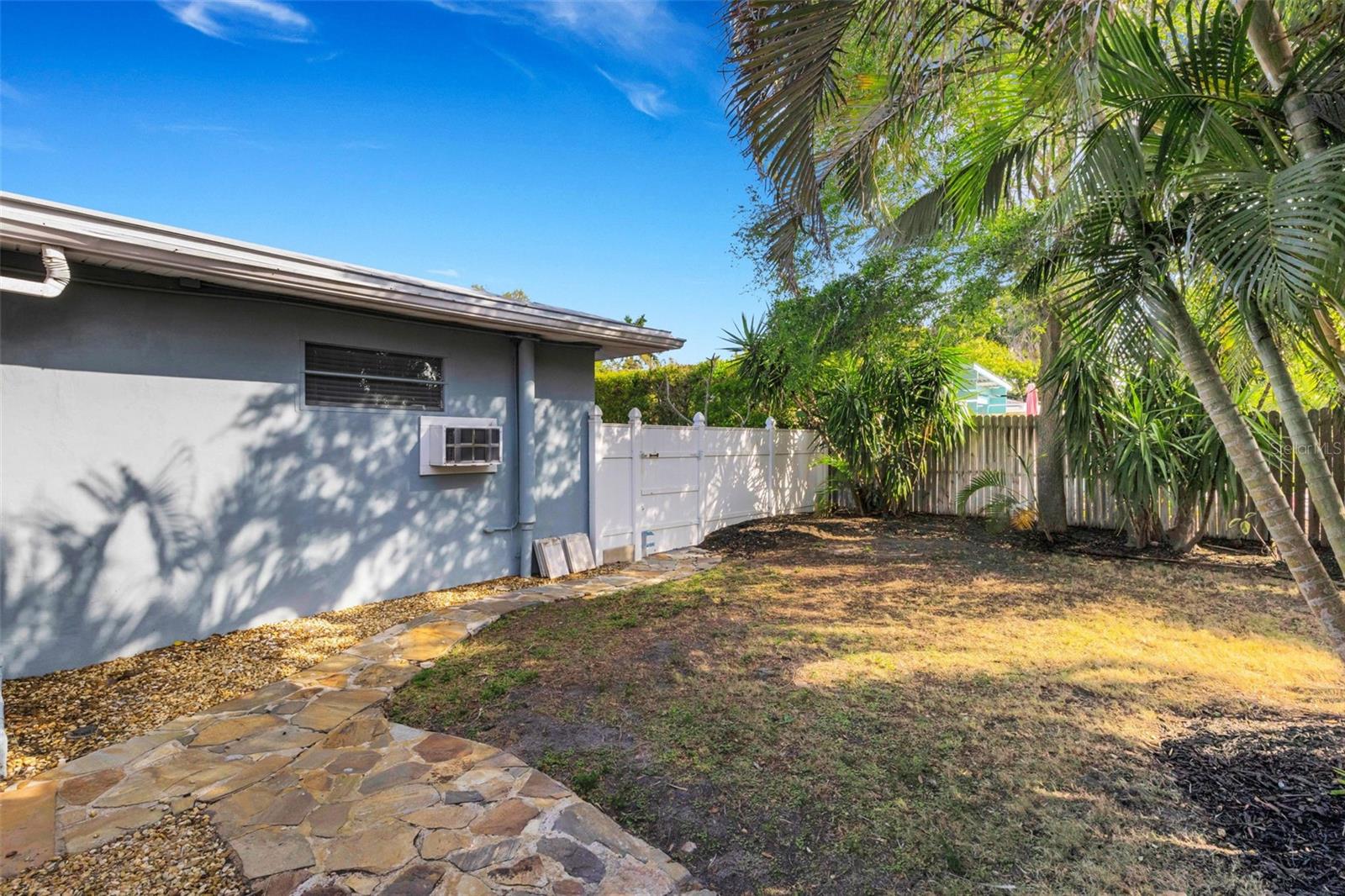 BOCA CIEGA SHORES - Residential