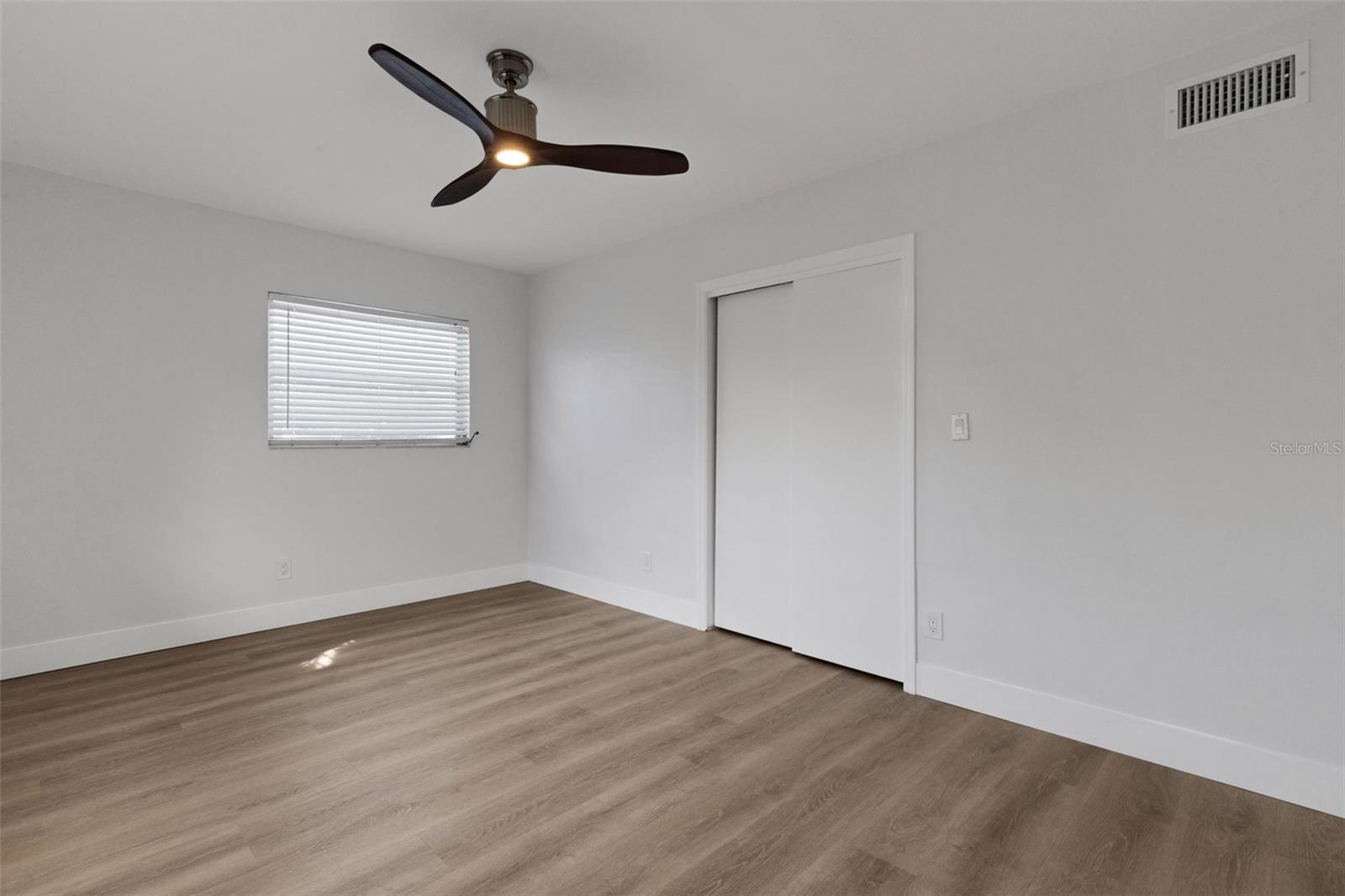 BOCA CIEGA SHORES - Residential