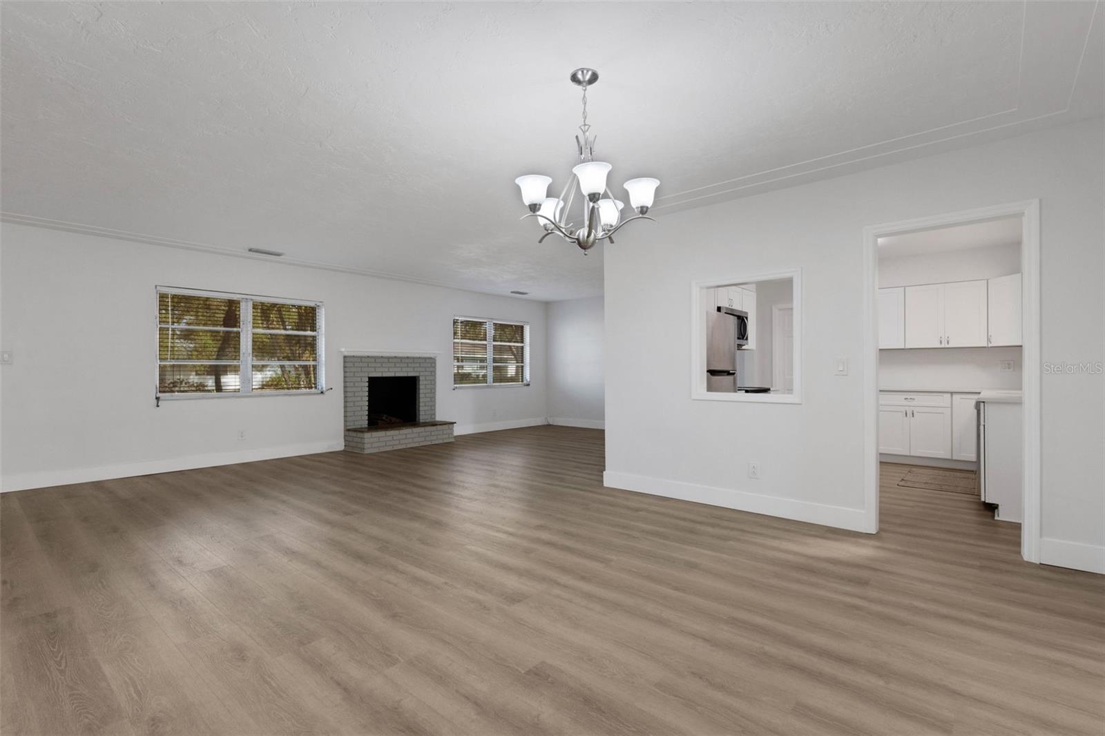 BOCA CIEGA SHORES - Residential