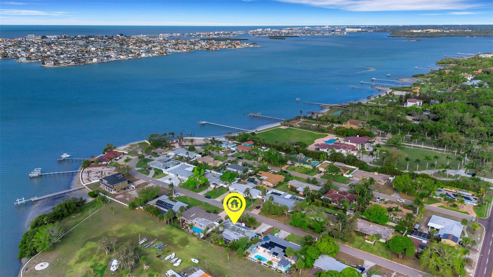 BOCA CIEGA SHORES - Residential