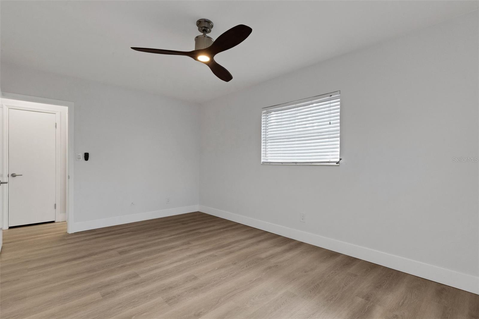 BOCA CIEGA SHORES - Residential