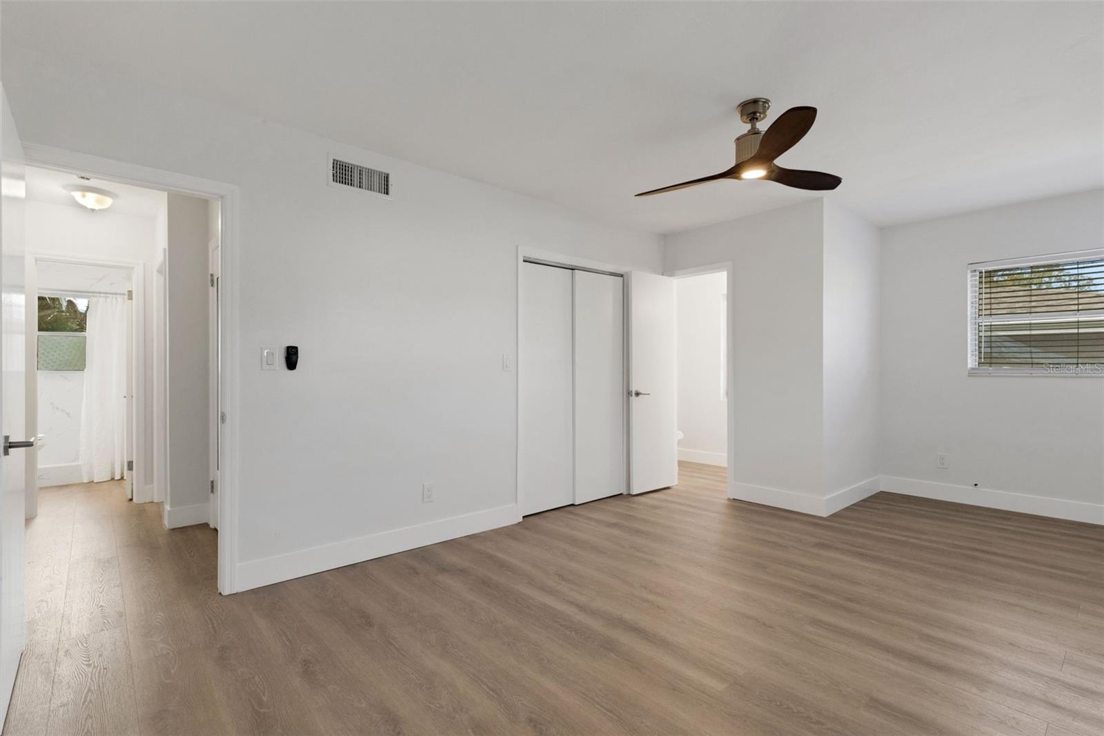 BOCA CIEGA SHORES - Residential