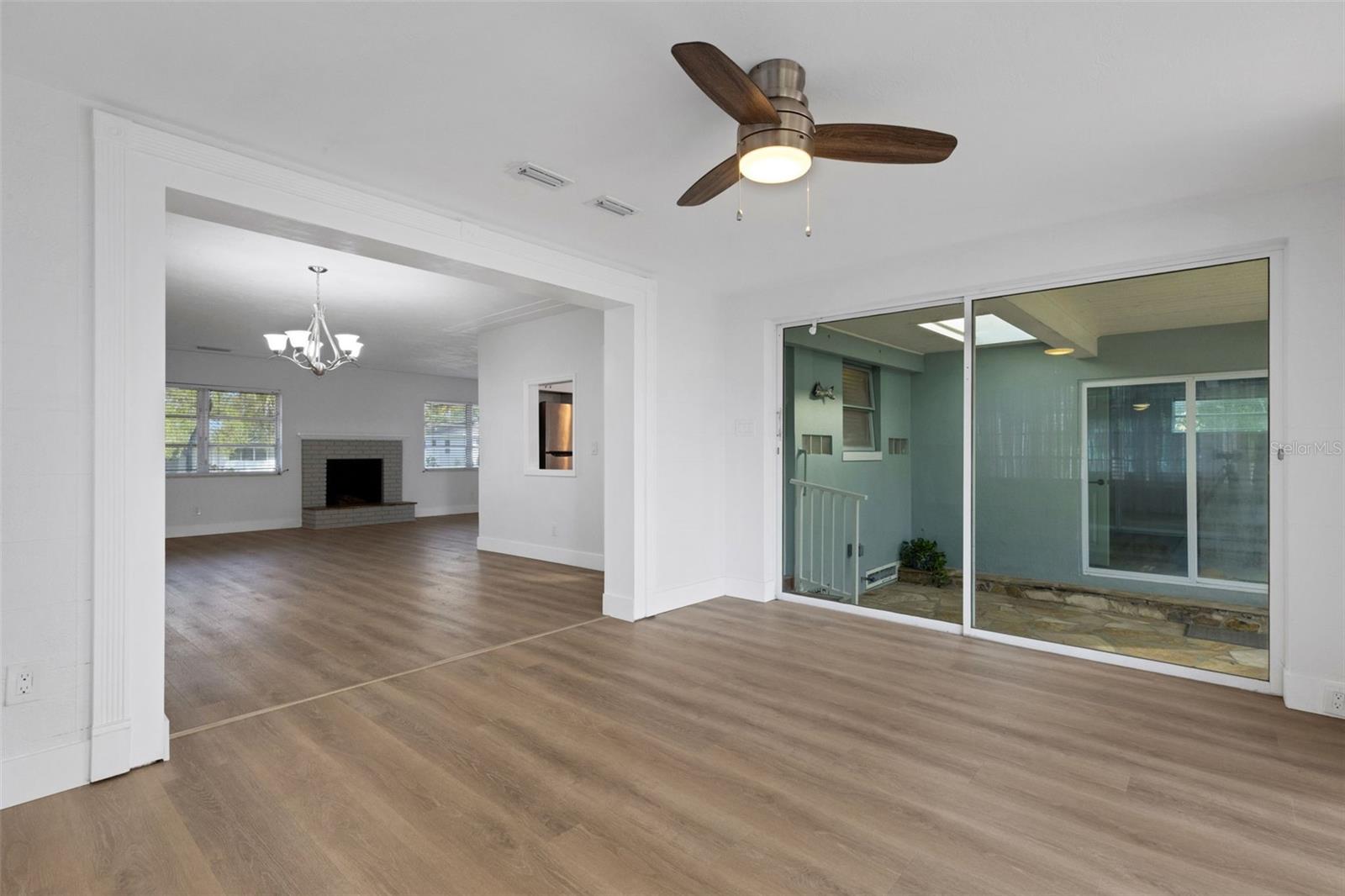 BOCA CIEGA SHORES - Residential