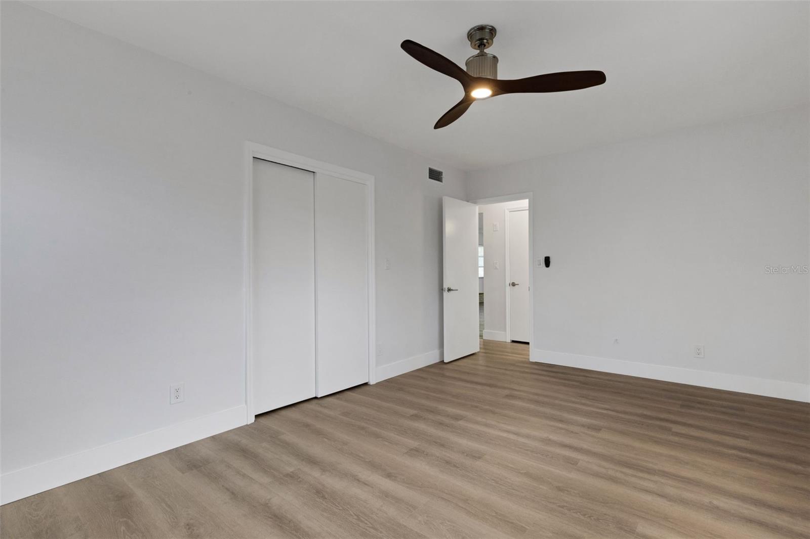 BOCA CIEGA SHORES - Residential