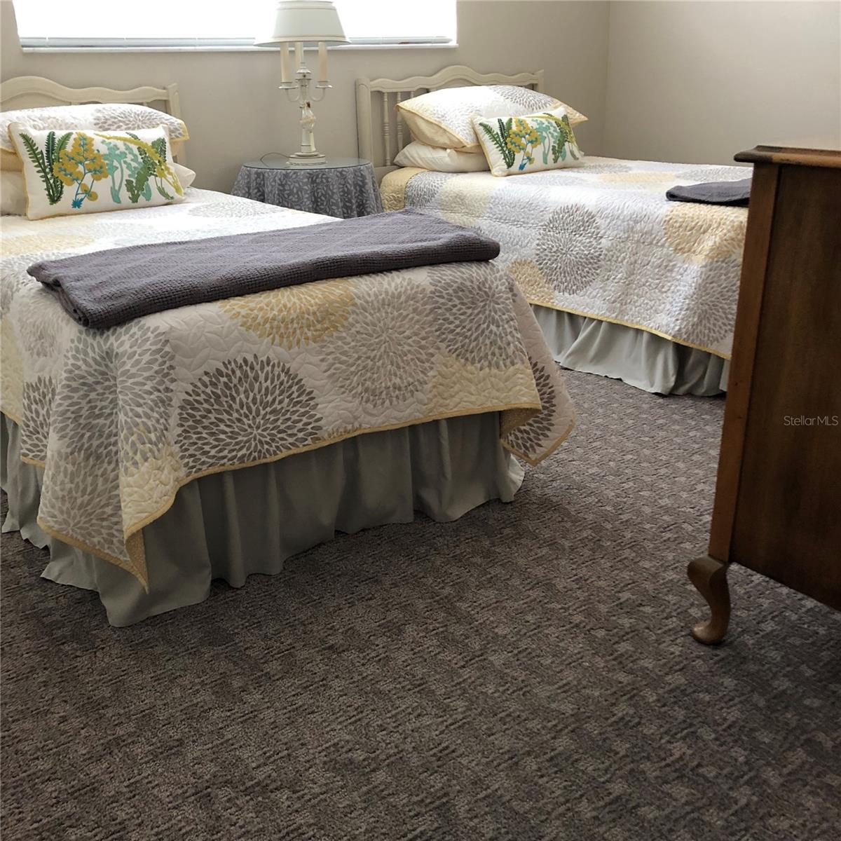 ON TOP OF THE WORLD - Residential