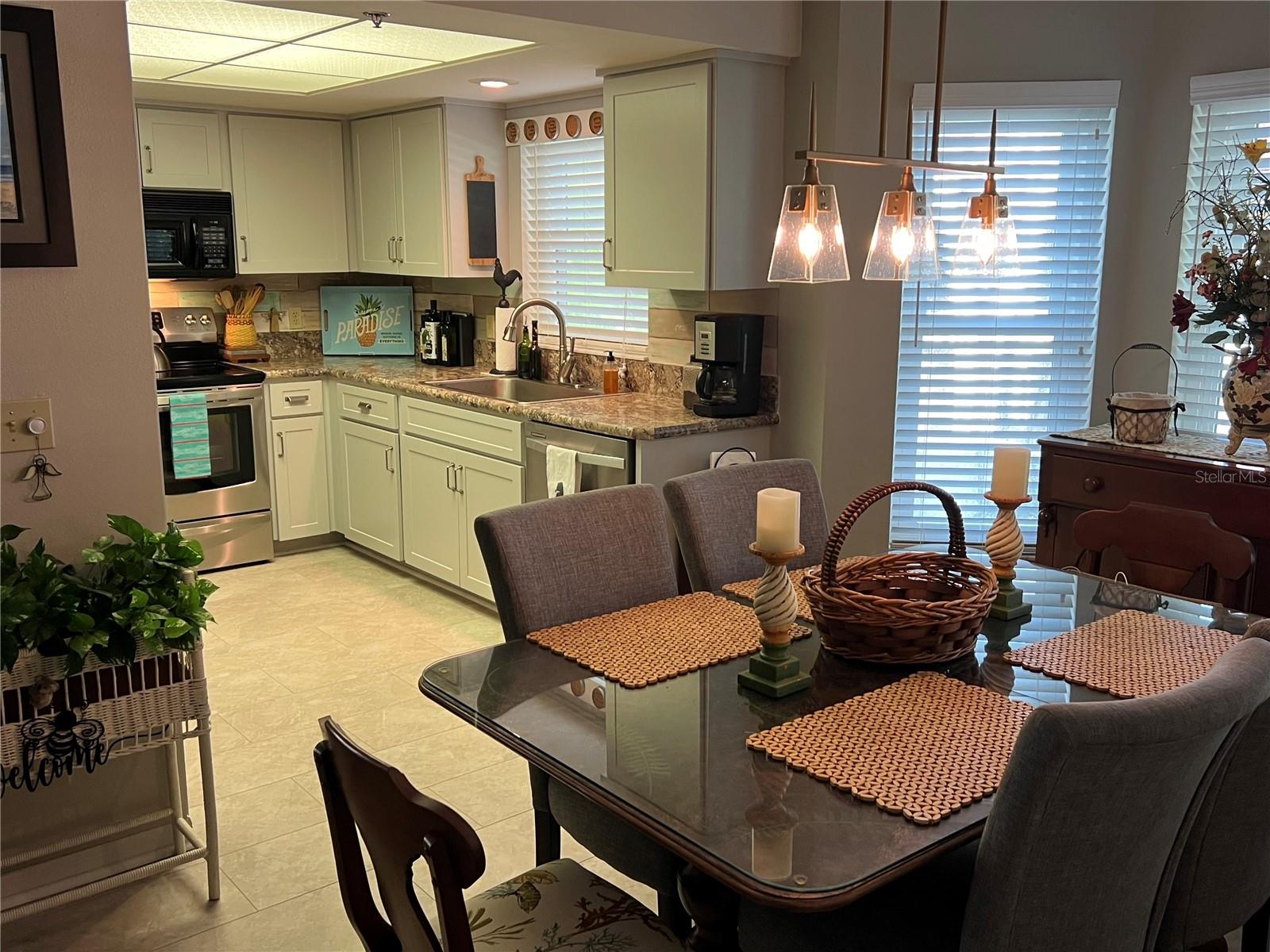 ON TOP OF THE WORLD - Residential