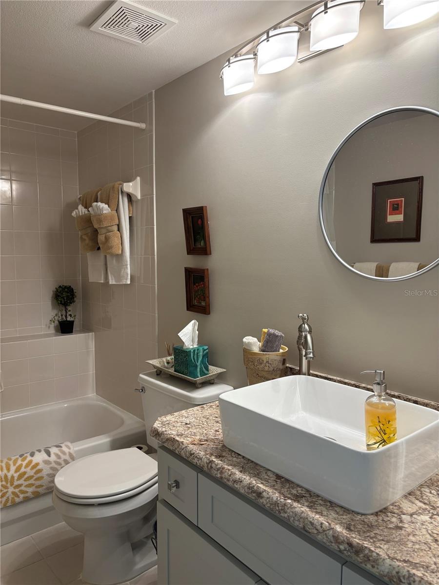 ON TOP OF THE WORLD - Residential