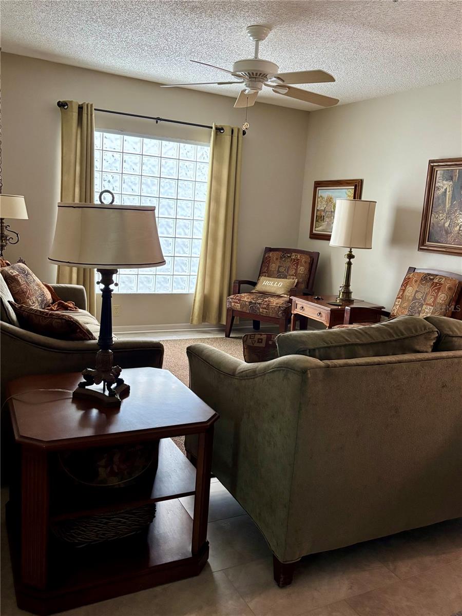 ON TOP OF THE WORLD - Residential