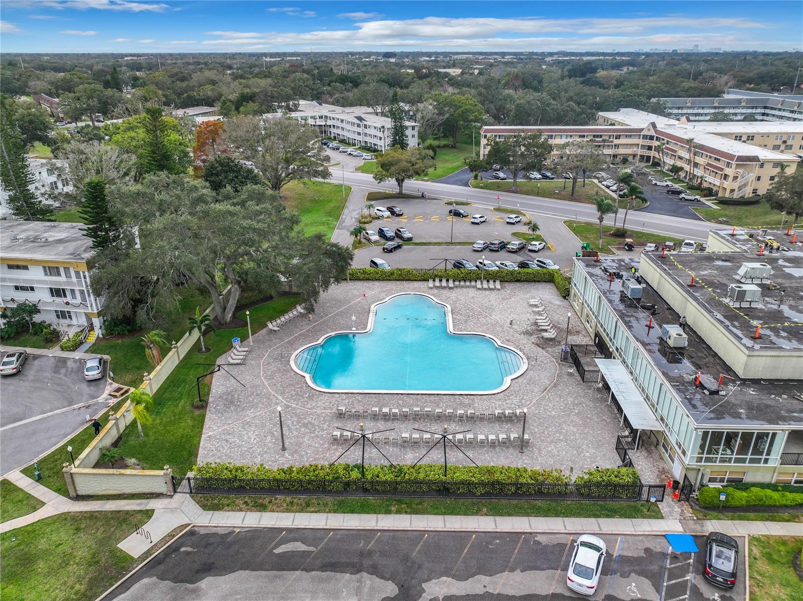 ON TOP OF THE WORLD - Residential