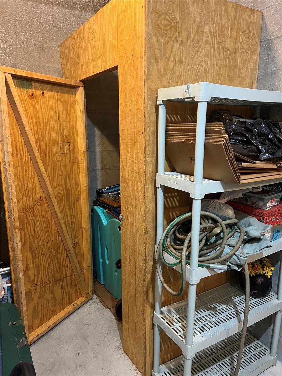 ON TOP OF THE WORLD - Residential