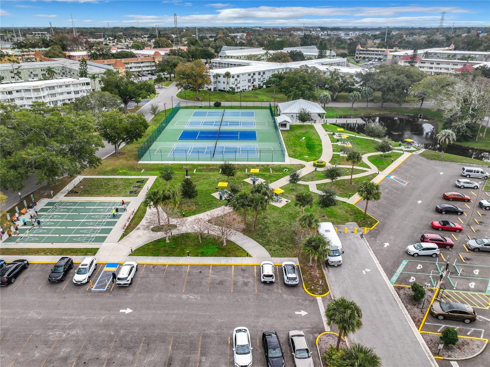 ON TOP OF THE WORLD - Residential