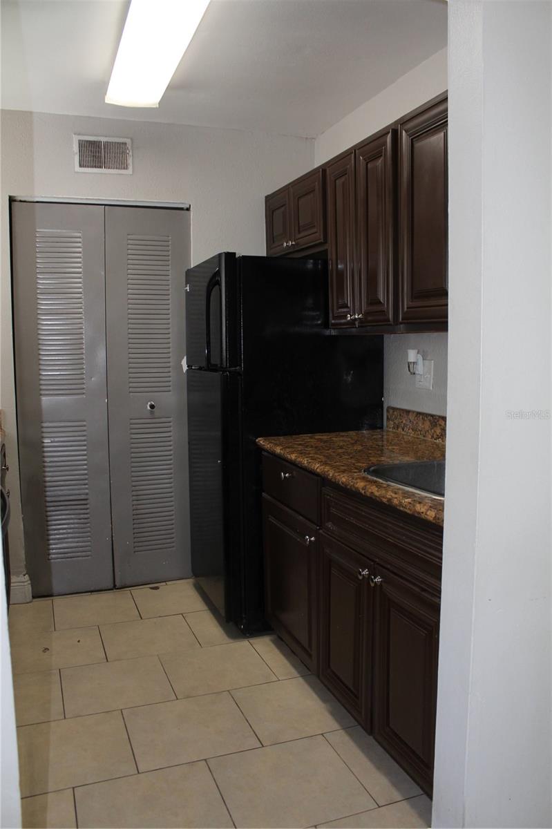 MERIDIAN LUXURY CONDO - Residential Lease