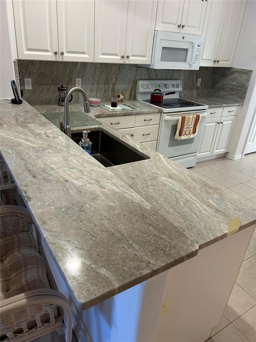 PELICAN POINTE GOLF & COUNTRY CLUB - Residential