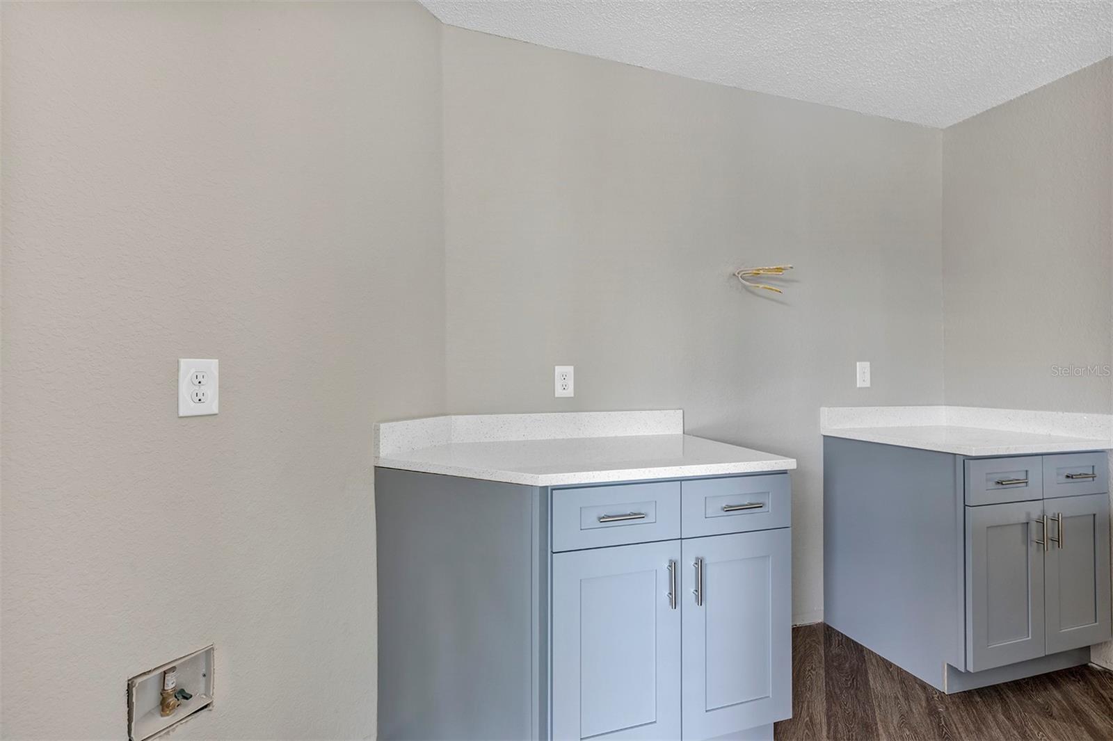 DOCKSIDE CONDO - Residential