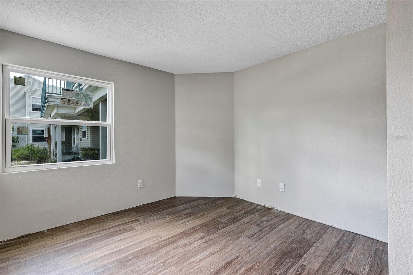 DOCKSIDE CONDO - Residential