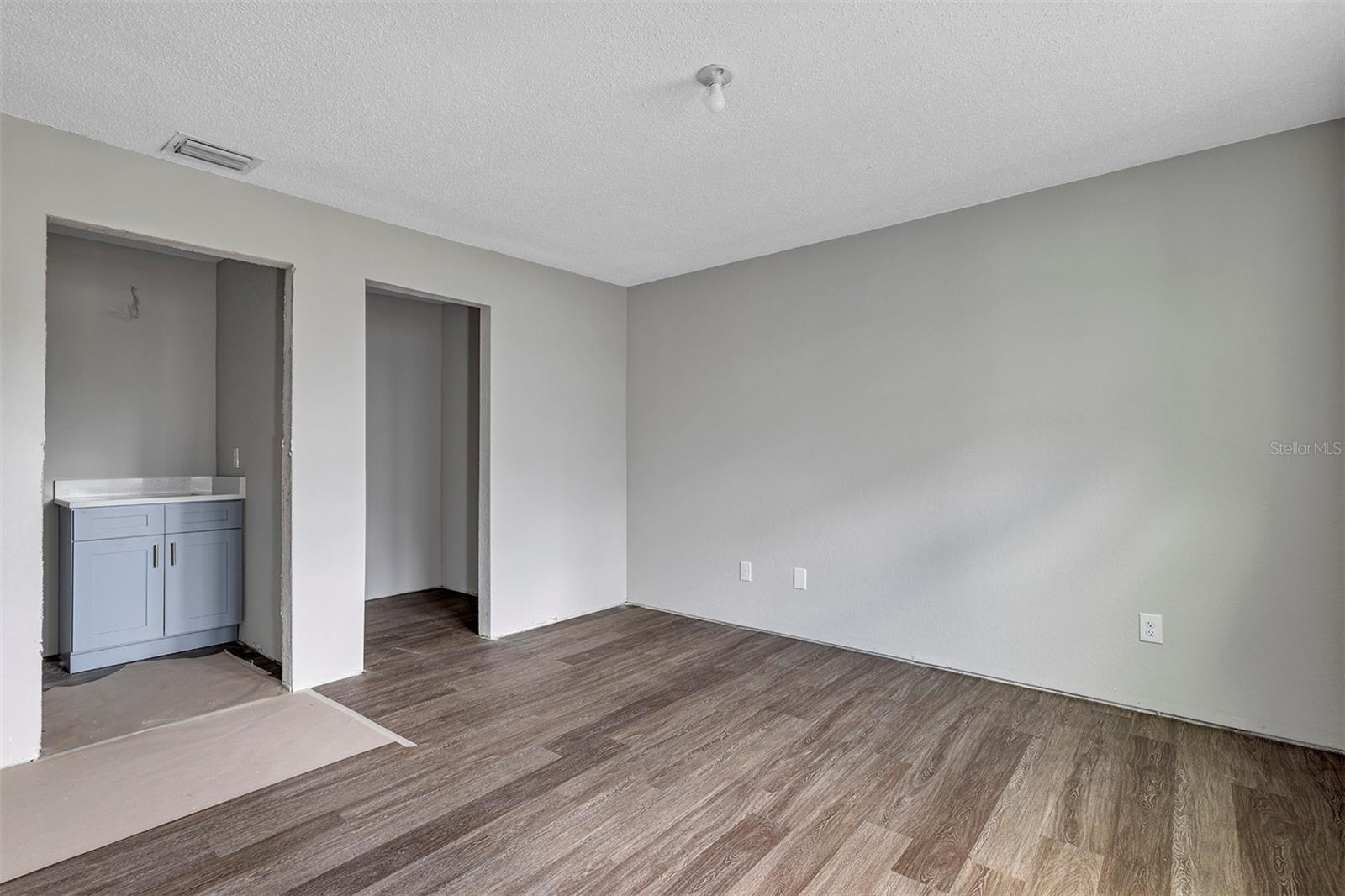 DOCKSIDE CONDO - Residential